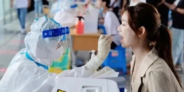 中国应该如何抗疫到最复杂、最严峻、最困难的时刻？